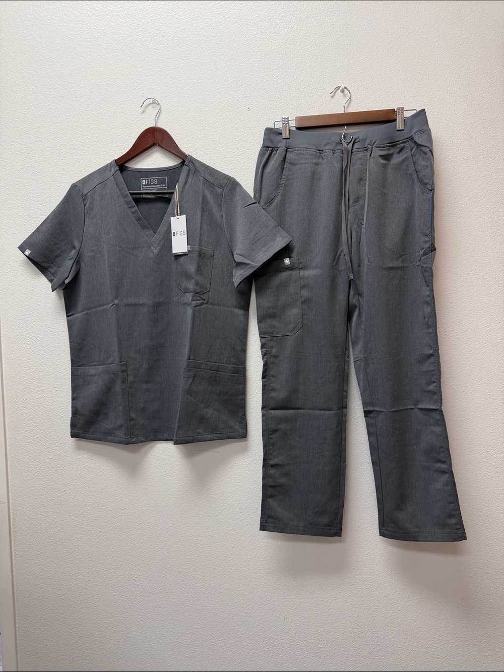 Figs Women's Scrub Set in Charcoal Gray